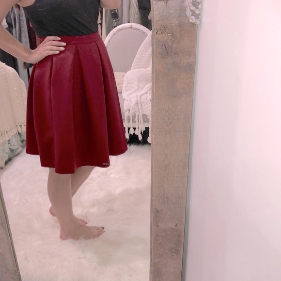 Forever 21 size medium cranberry color skirt - Picture 2 of 4